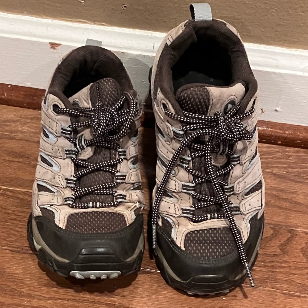 Merrell Moab Women's Brown Hiking Shoes 7